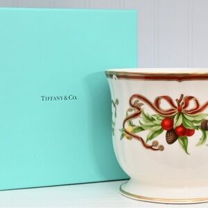 Tiffany & Co. Holiday Porcelain Cachepot With Box Never Used 5”